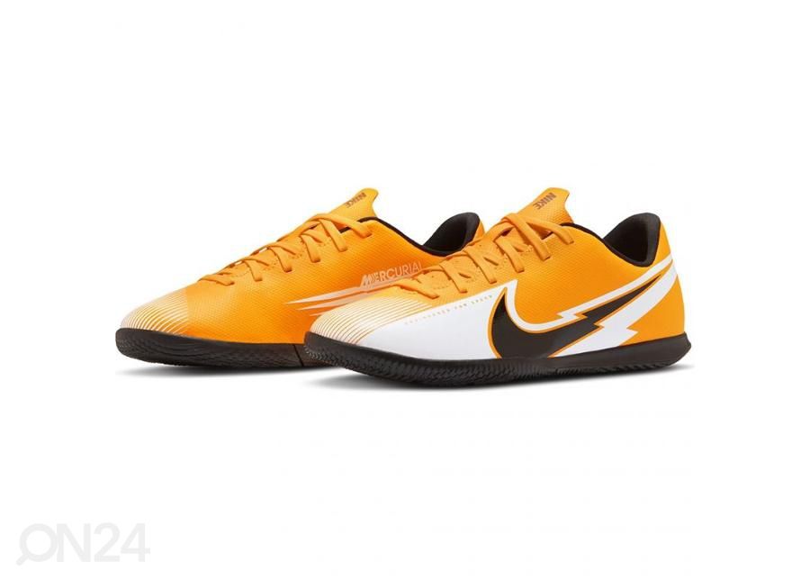 Детские футбольные бутсы для игры в зале Nike Mercurial Vapor 13 Club IC Jr увеличить