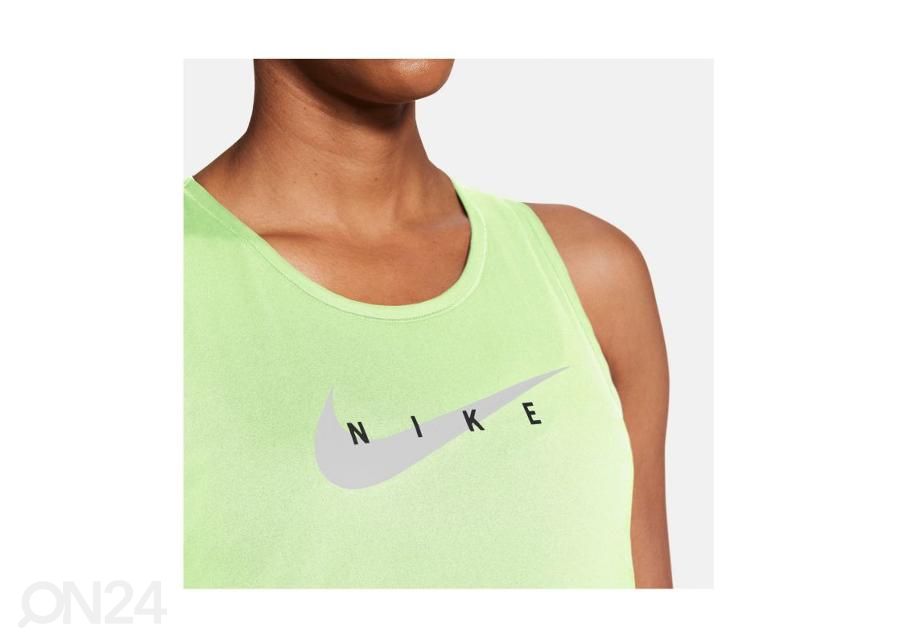 Женская спортивная майка Nike WMNS Swoosh Run увеличить