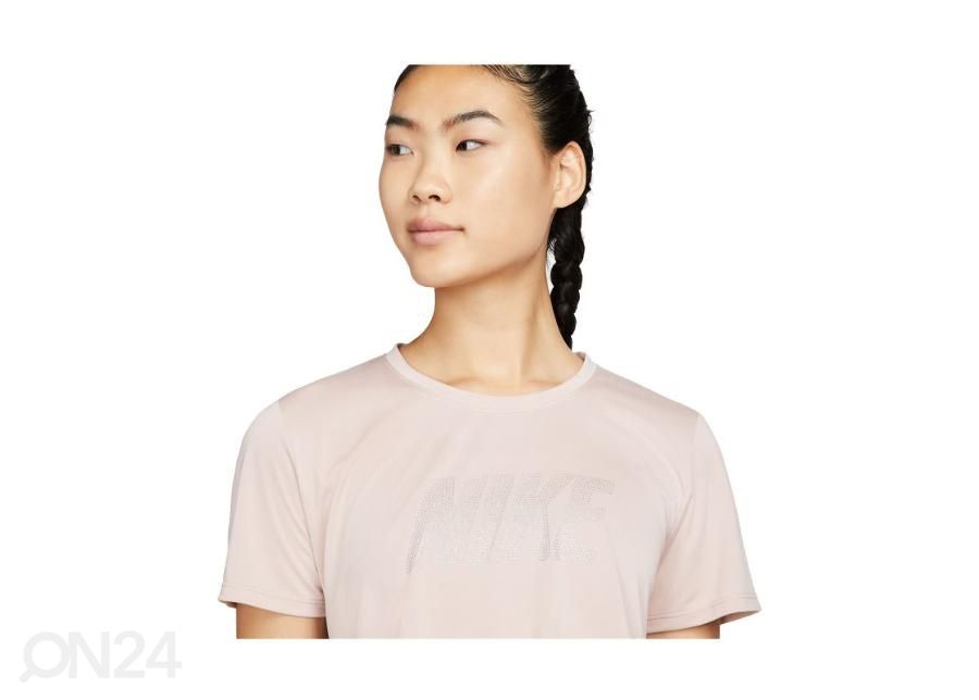 Женская спортивная рубашка Nike Graphic Cropped увеличить