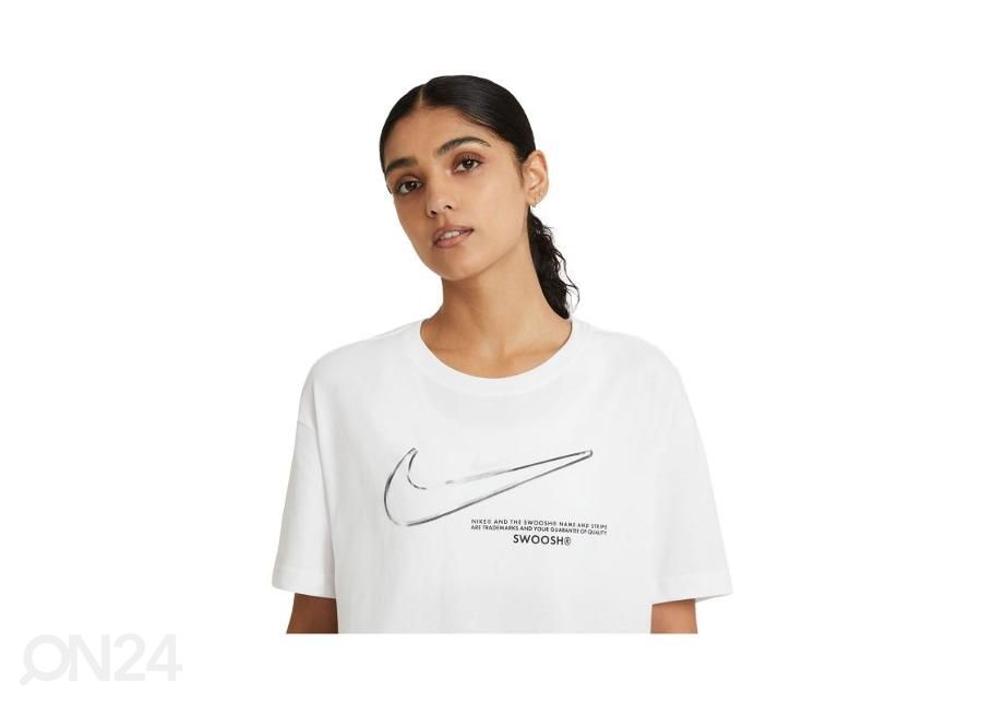 Женская футболка Nike NSW Boy Swoosh увеличить