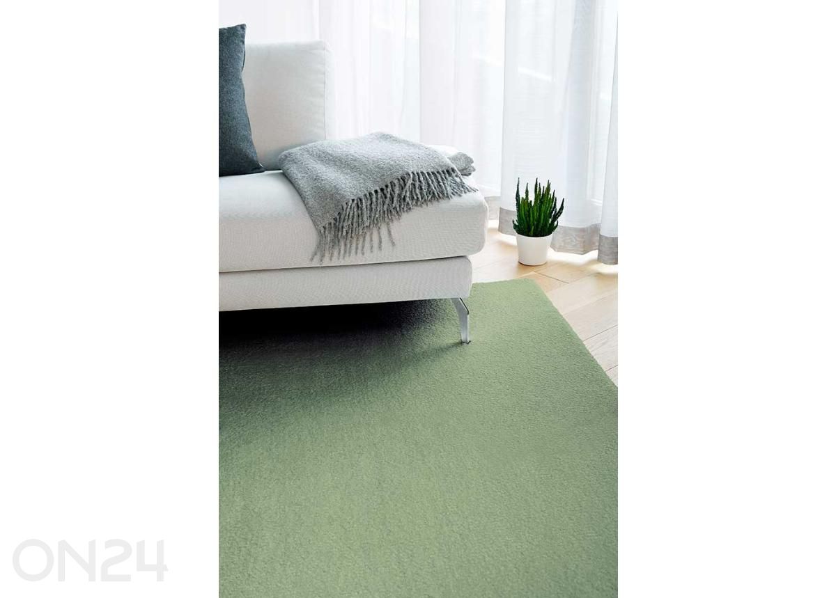 Ковер Narma велюровый Noble™ green 67x133 см увеличить