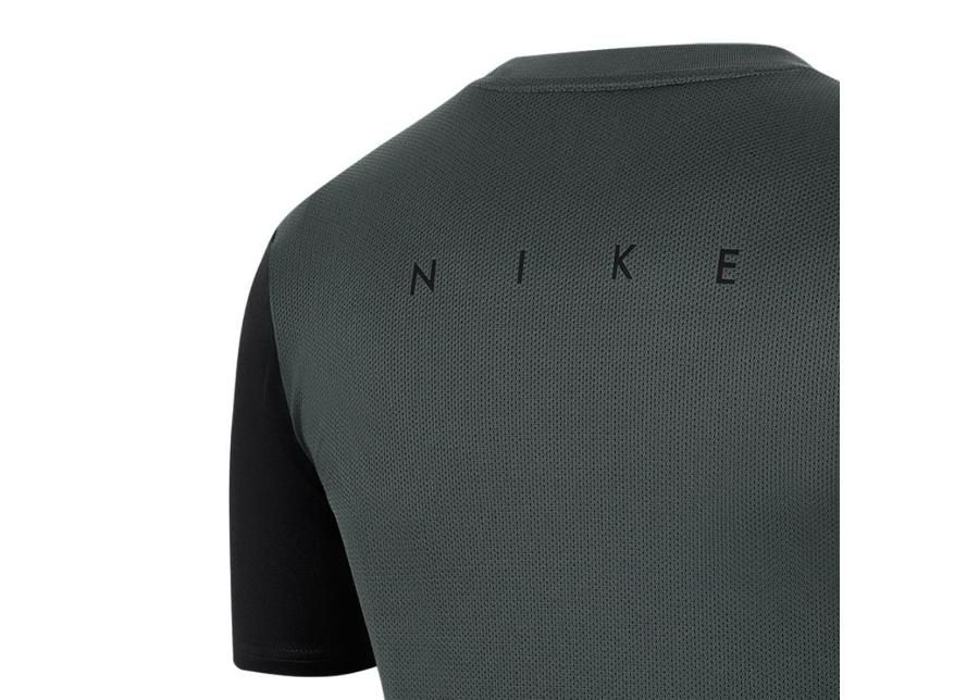Мужская футболка Nike Academy Pro Top SS M BV6926-073 увеличить
