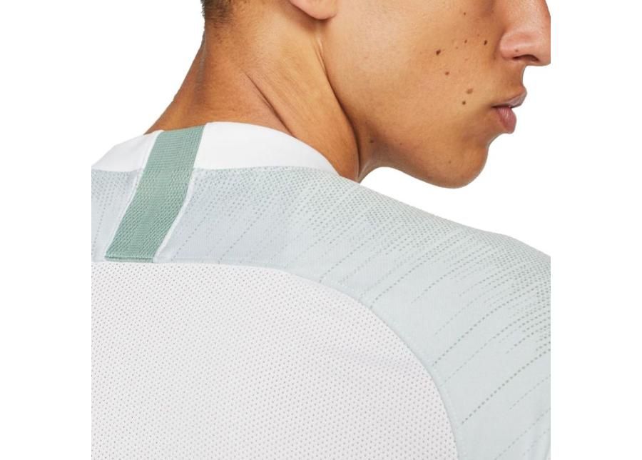 Мужская футболка Nike Breathe Strike Top M AT5870-100 увеличить