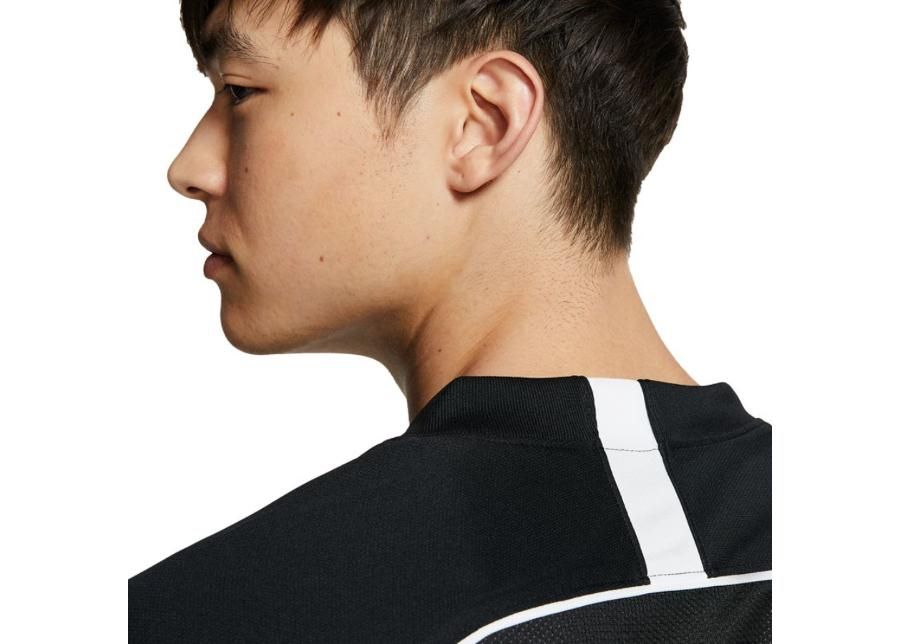 Мужская футболка Nike F.C. Home Jersey SS M AT6017-010 увеличить