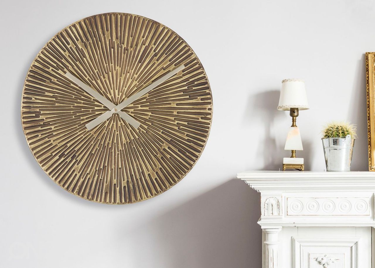 Настенные часы увеличить