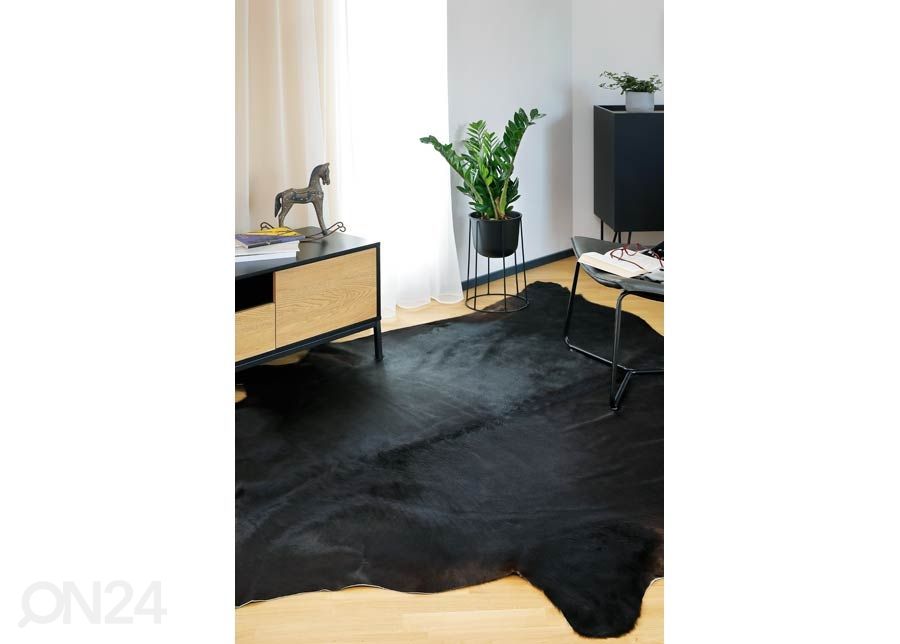 Натуральная шкура black 200x210 см увеличить