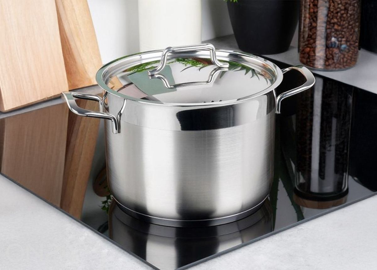 Стальная кастрюля с крышкой Anett, диаметр 20 см, объем 4,6 л увеличить