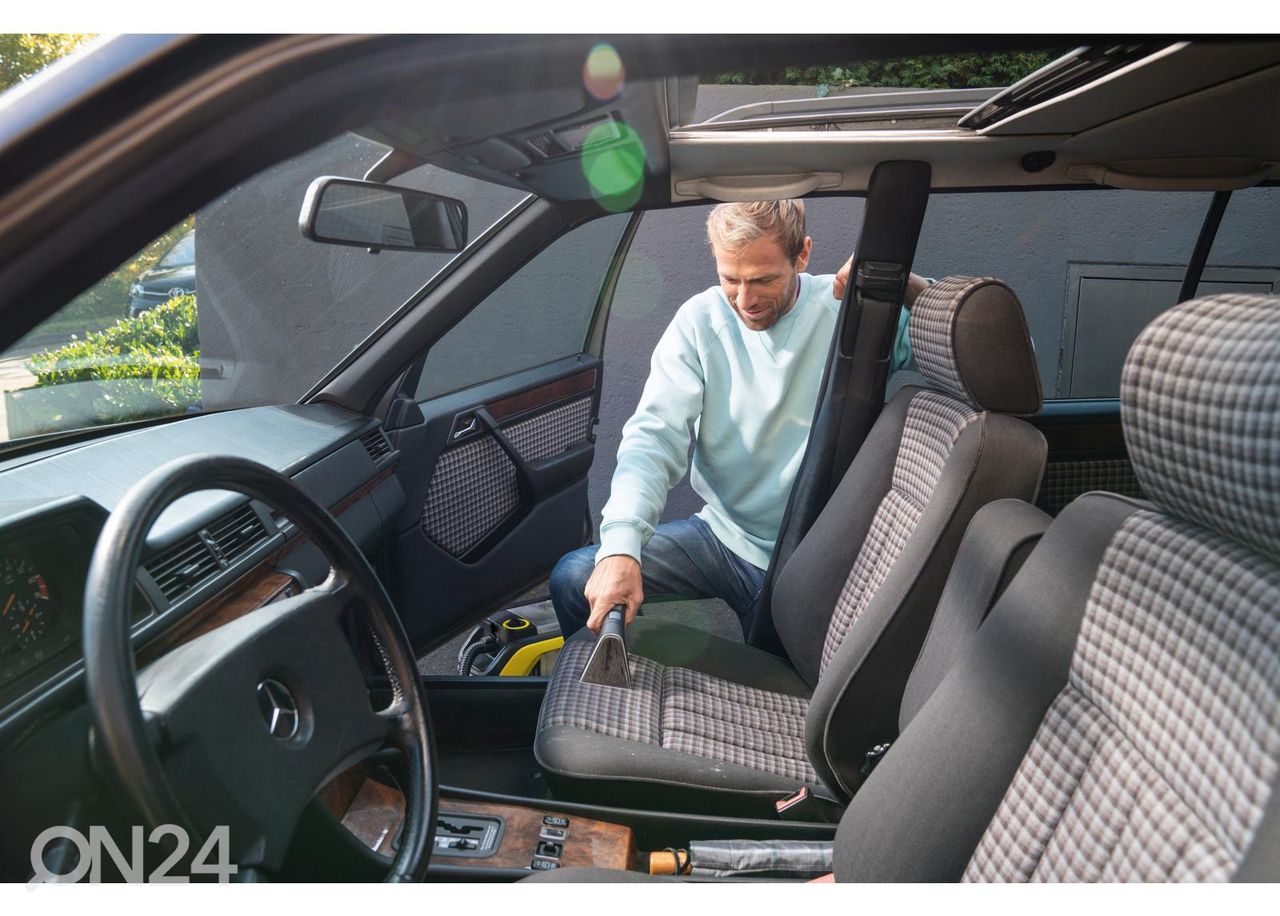 Текстильный очиститель Kärcher SE 3-18 Compact с аккумулятором увеличить