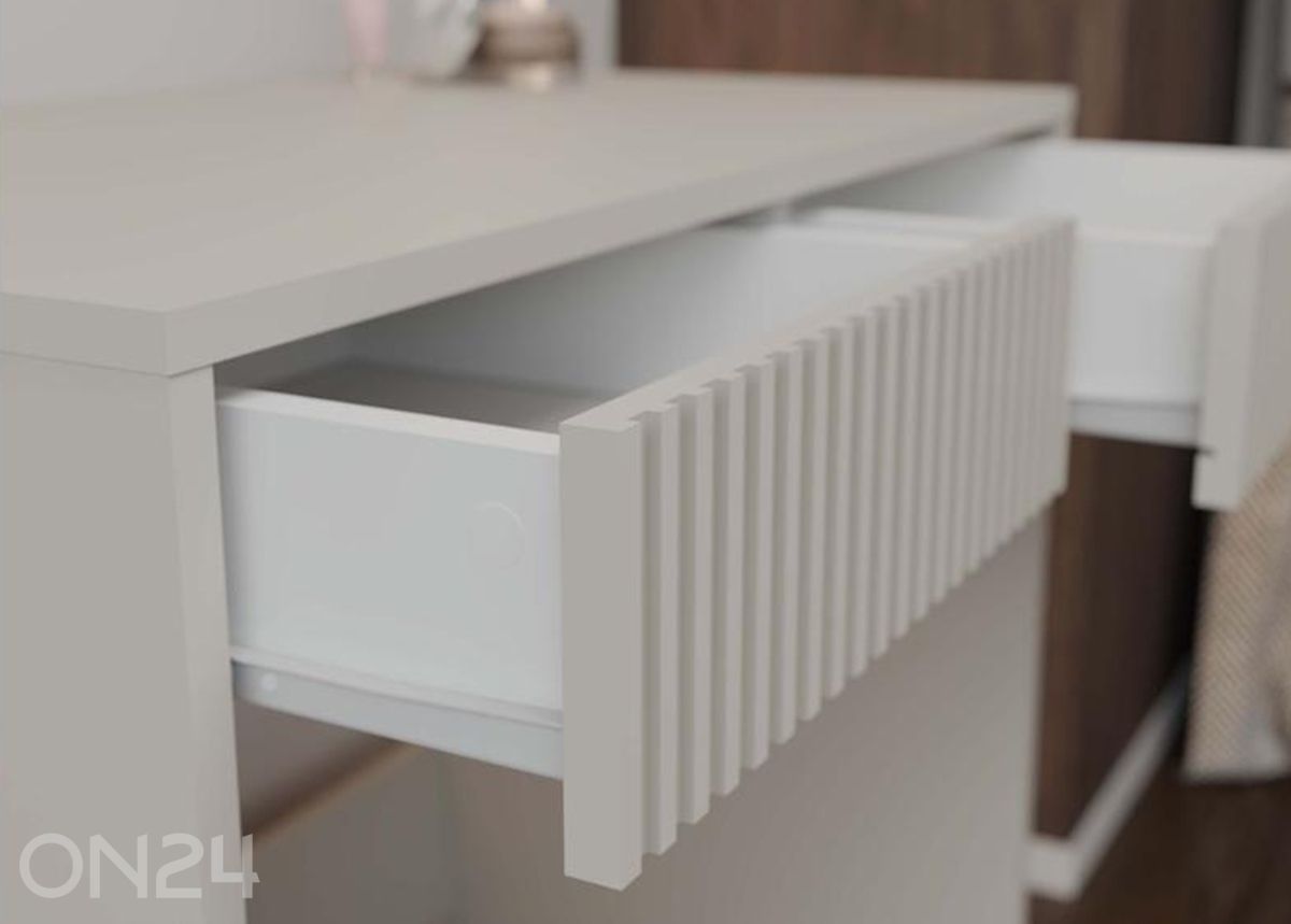 Туалетный столик увеличить