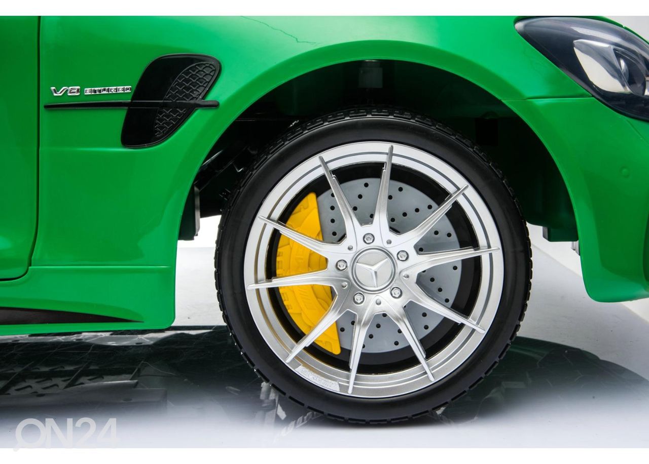 Электромобиль Mercedes-AMG GT-R увеличить