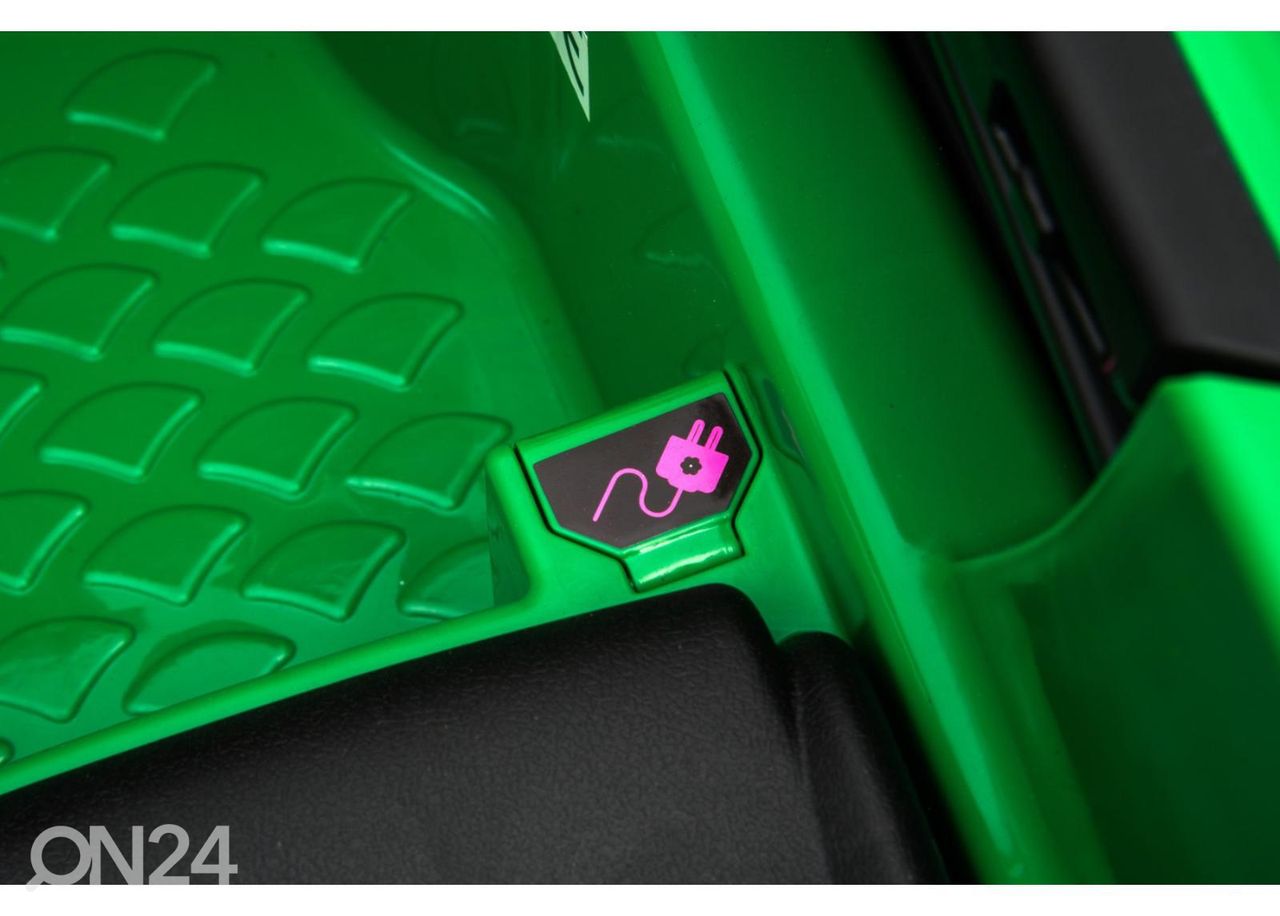 Электромобиль Mercedes-AMG GT-R увеличить