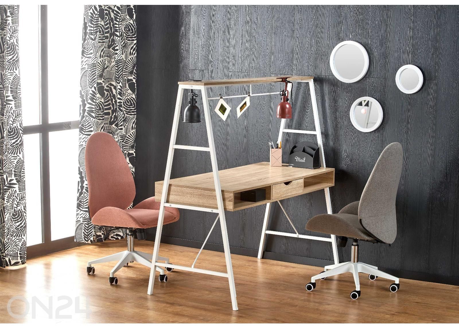 Двусторонний рабочий стол увеличить