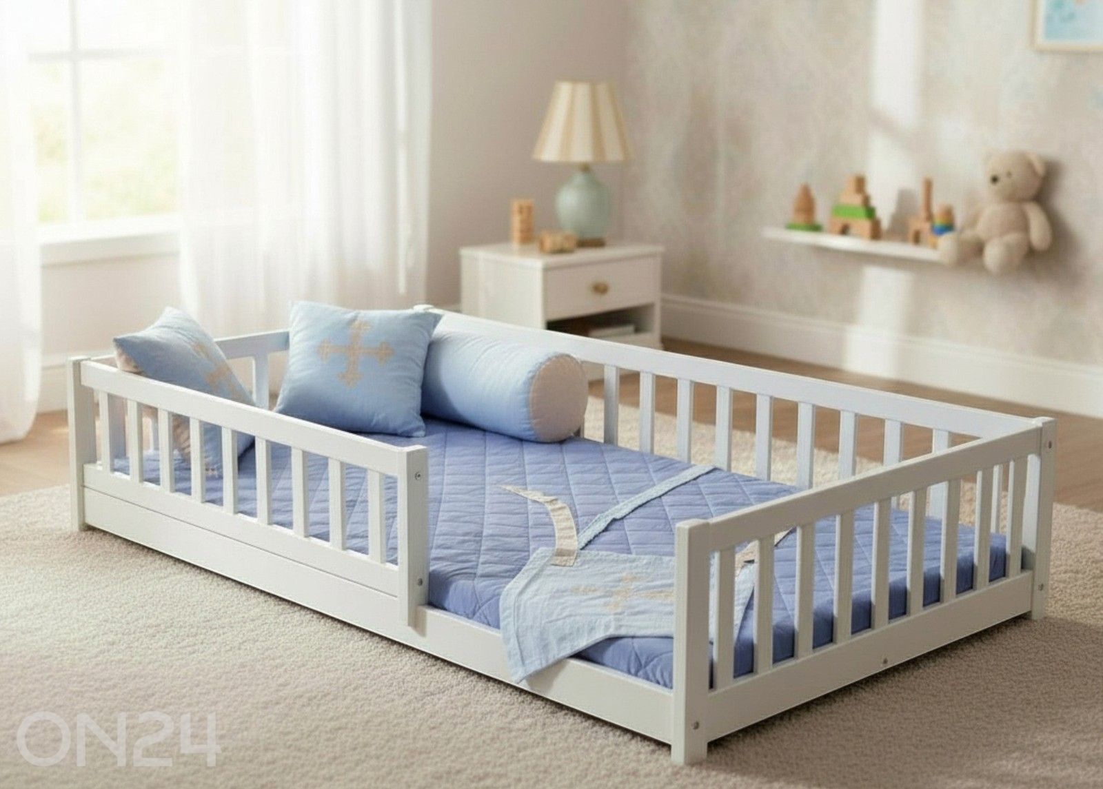 Детская напольная кровать с защитными бортиками Rose 120x200 см увеличить