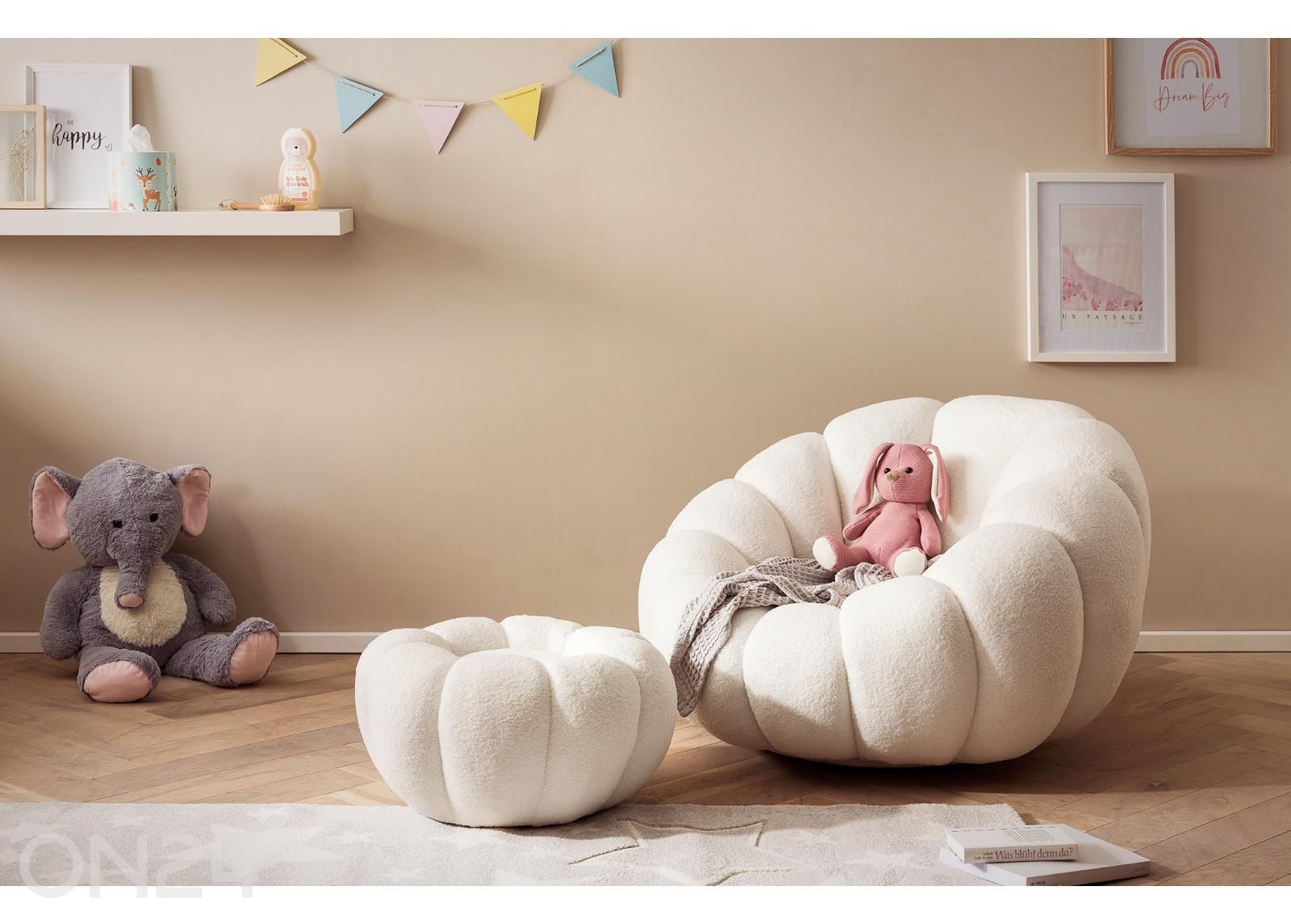 Кресло (вращающееся) с пуфиком Blossom увеличить