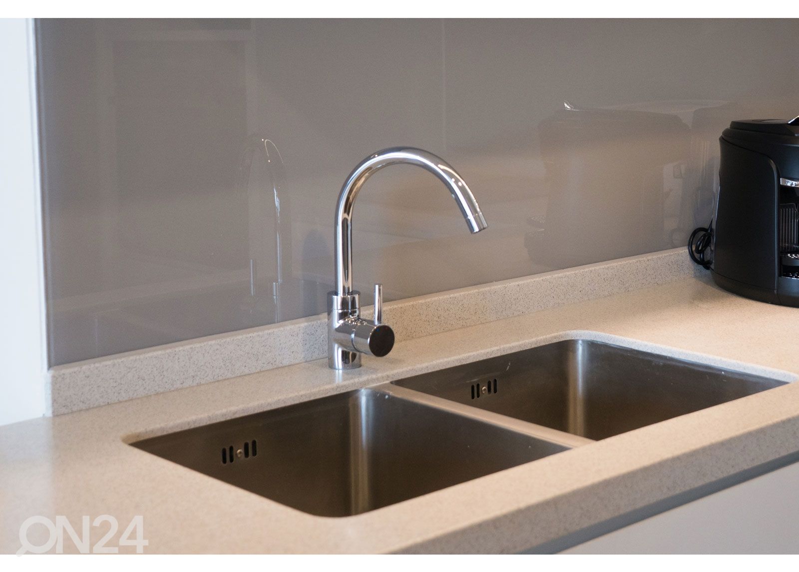 Кухонный фартук из стекла 71,4x71,4x0,6 cm увеличить