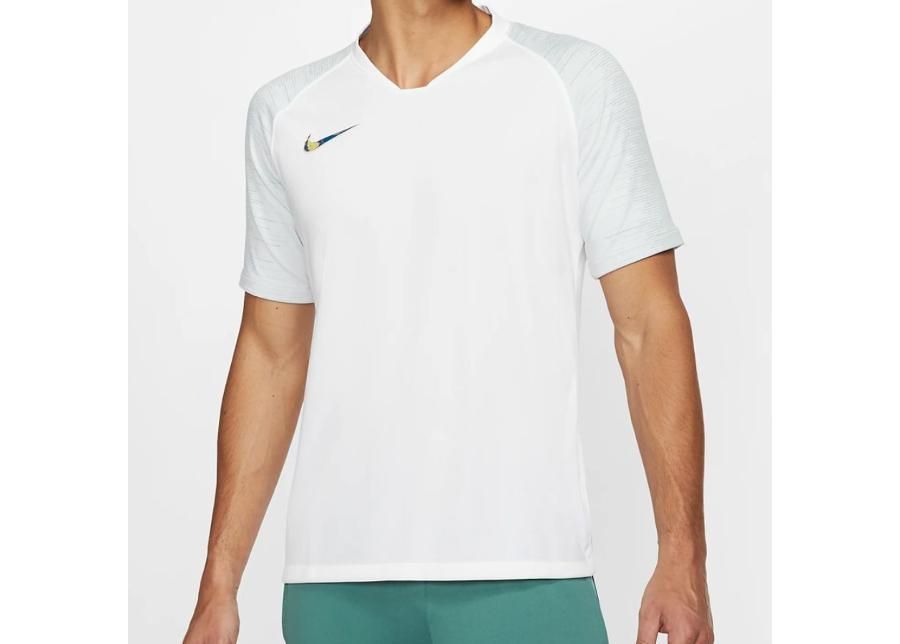 Мужская футболка Nike Breathe Strike Top M AT5870-100 увеличить