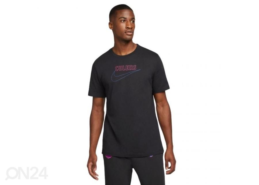 Мужская футболка Nike FC Barcelona Swoosh Club Dist Risi увеличить