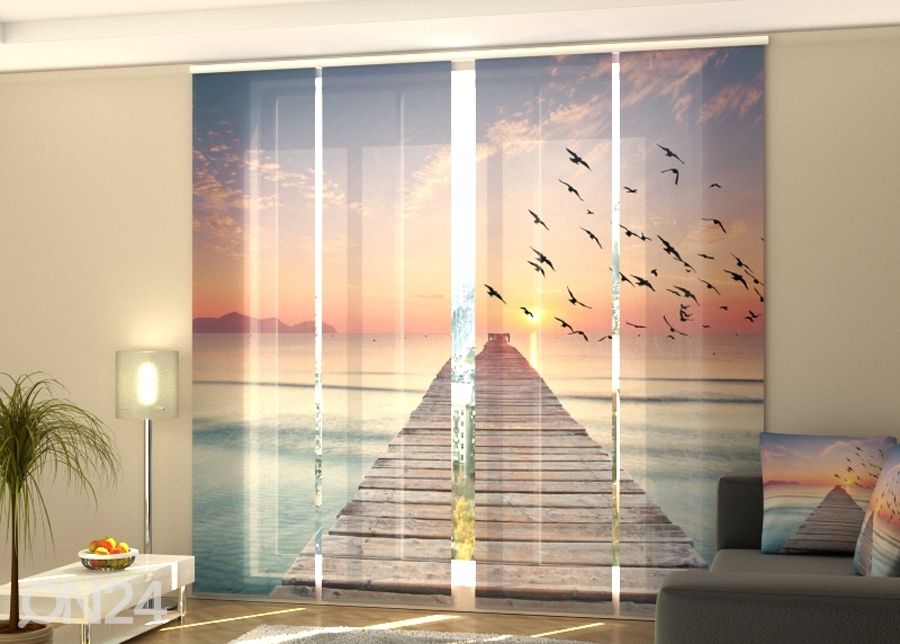 Полузатемняющая панельная штора Sunrise on the sea 2 240x240 см увеличить