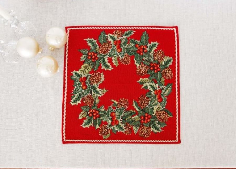 Рождественская салфетка из гобелена Holly 45x45 cm увеличить