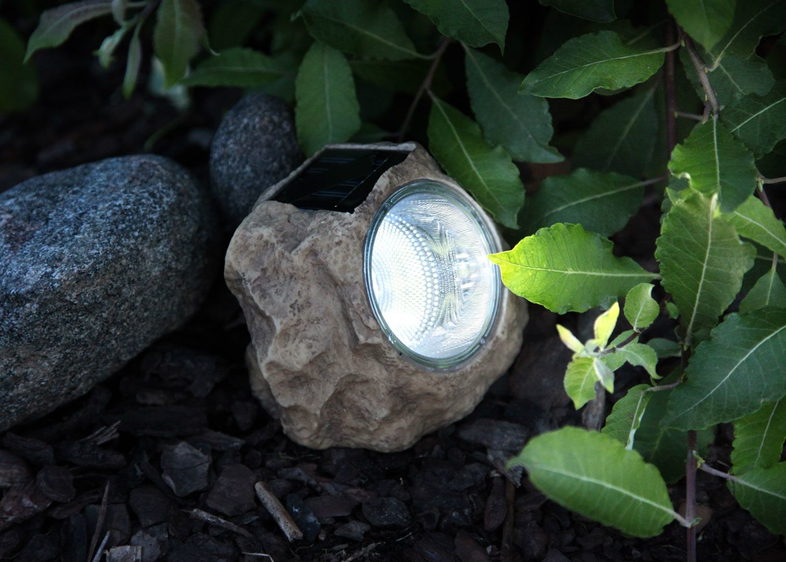 Садовая лампа с солнечной панелью Kivi LED увеличить