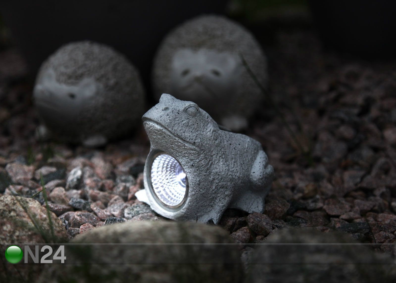 Садовая лампа с солнечной панелью LED увеличить