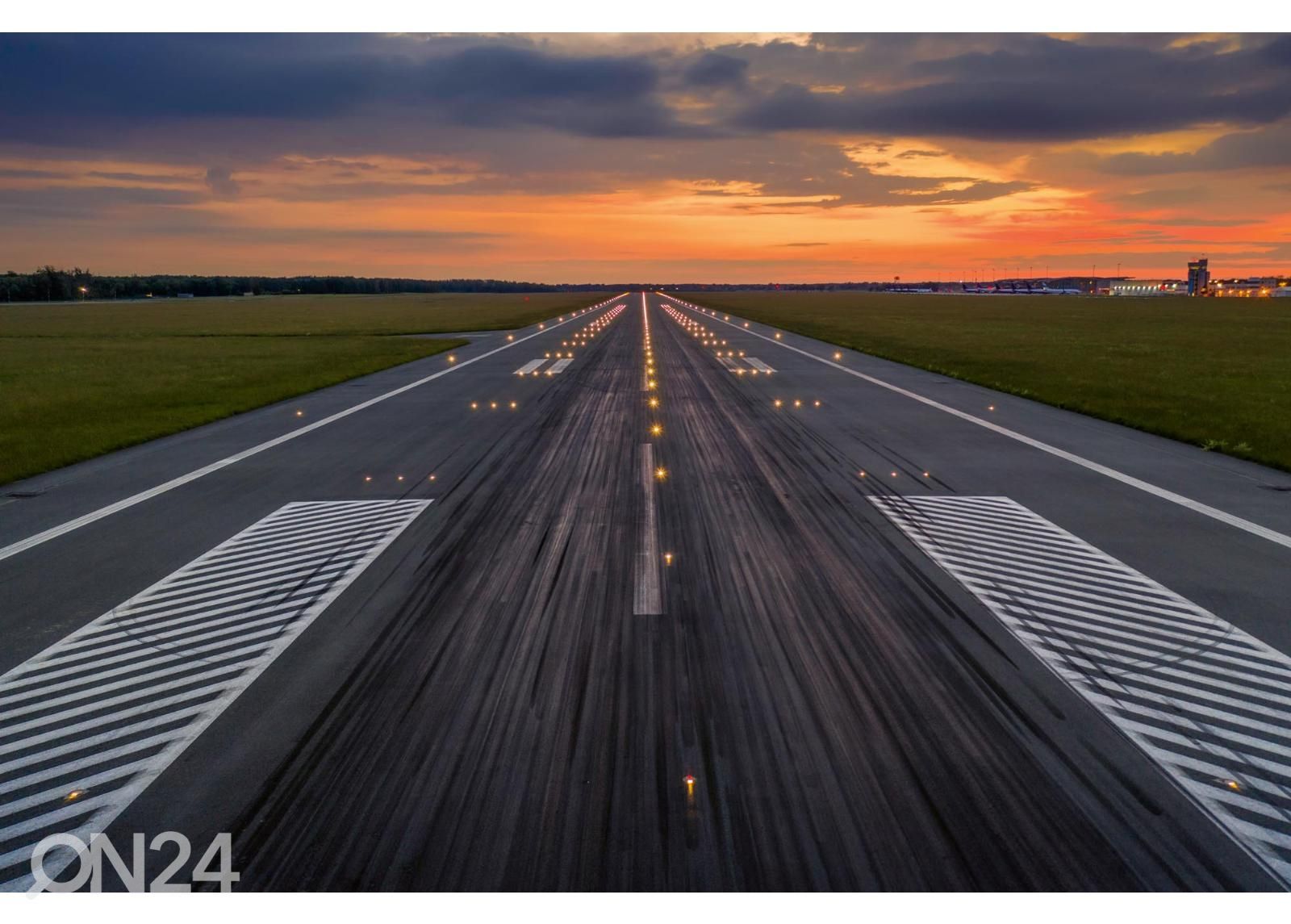 Самоклеящиеся фотообои Airport Runway увеличить