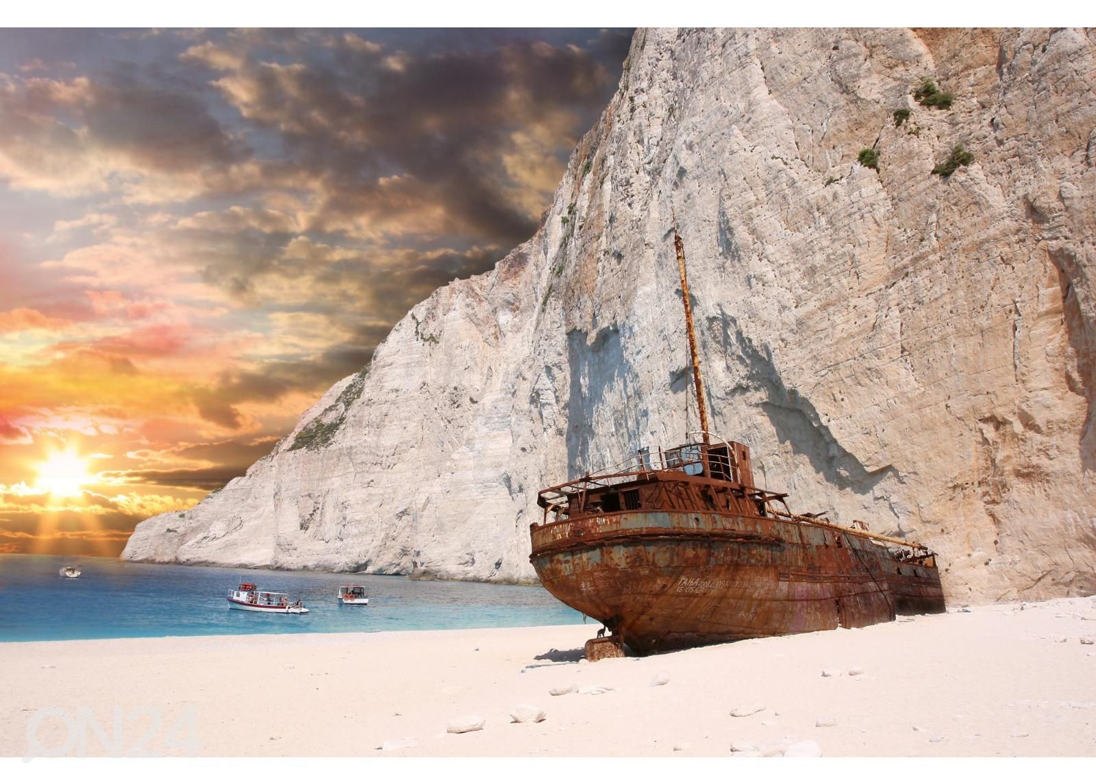 Самоклеящиеся фотообои Shipwrecked Boat In Zakynthos увеличить