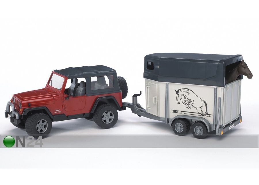 Jeep Wrangler c прицепом-коневозкой увеличить