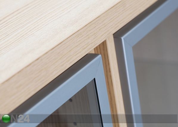 Витрина Quadra