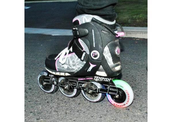Набор колёс для роликовых коньков FLASHING 80x24 85A Tempish