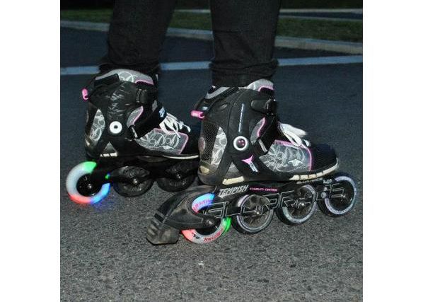 Набор колёс для роликовых коньков FLASHING 90x24 85A Tempish