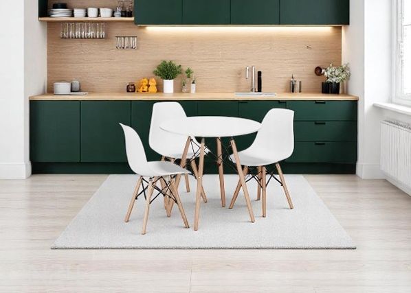 Обеденный стол и 3 стула