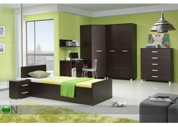 Шкаф платяной