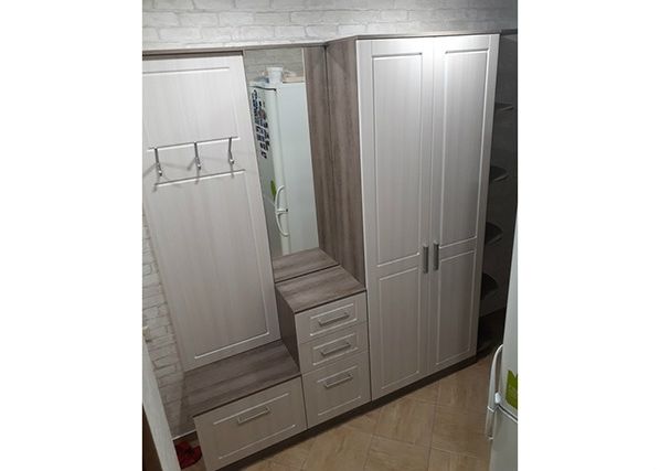 Шкаф платяной Ilona