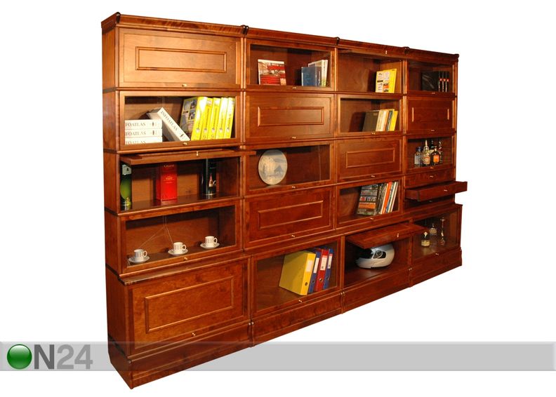 Большая полка с деревянной дверью увеличить