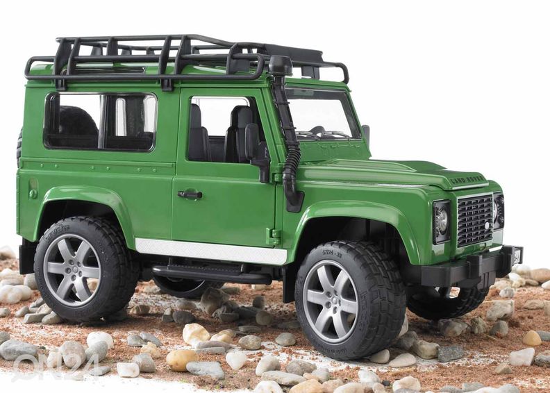 Внедорожник Land Rover Defender увеличить
