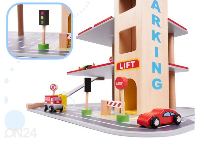 Деревянный гараж увеличить