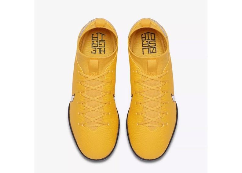 Детские футбольные бутсы для игры в зале Nike Mercurial Superfly 6 Academy GS Neymar IC Jr AO2886-710 увеличить