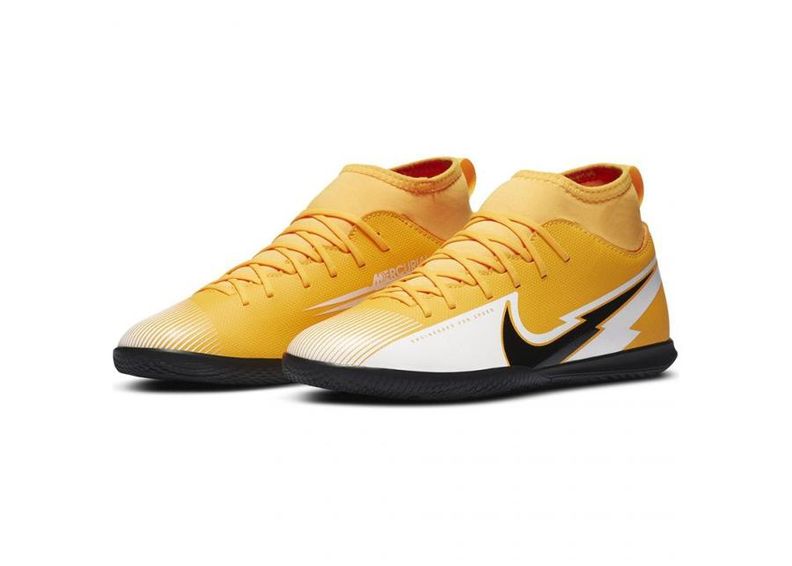 Детские футбольные бутсы для игры в зале Nike Mercurial Superfly 7 Club IC Jr AT8153 801 увеличить