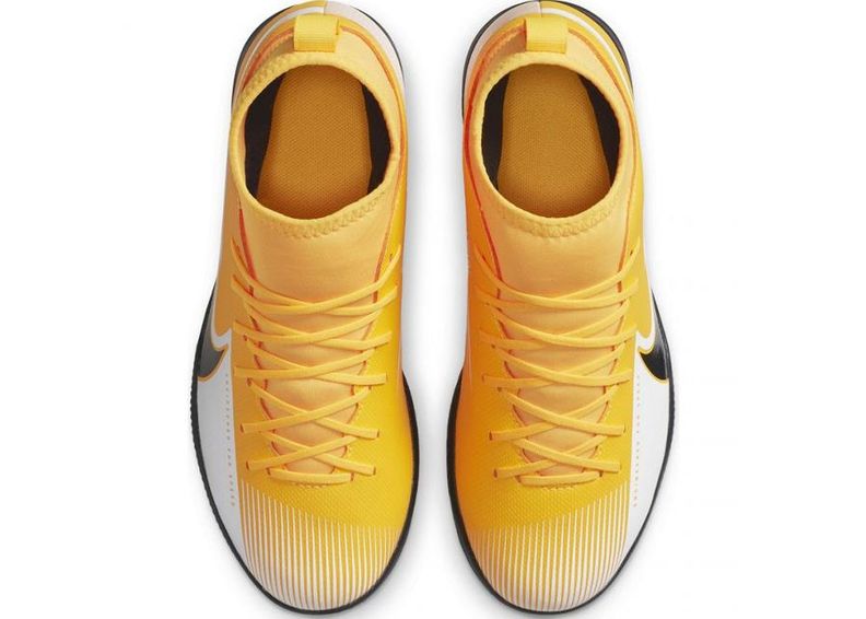 Детские футбольные бутсы для игры в зале Nike Mercurial Superfly 7 Club IC Jr AT8153 801 увеличить