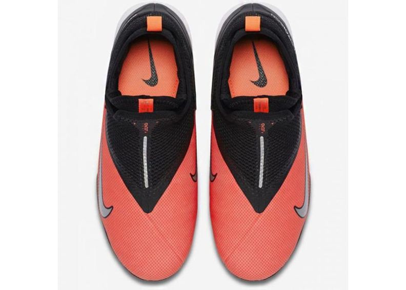 Детские футбольные бутсы для игры в зале Nike Phantom VSN 2 Academy DF IC JR CD4071-606 увеличить