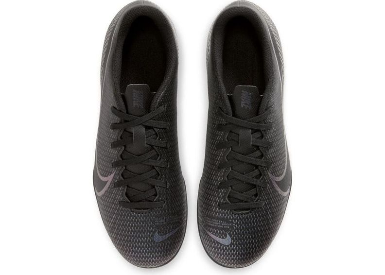 Детские футбольные бутсы Nike Mercurial Vapor 13 Club FG/MG JR AT8161-010 увеличить