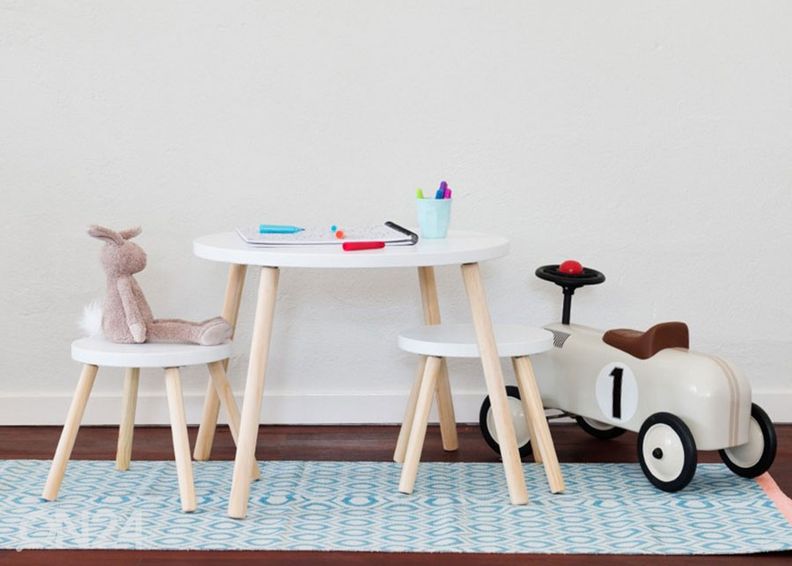 Детский стол и стулья увеличить