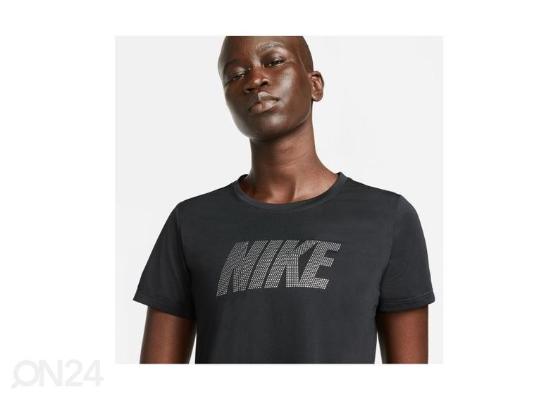 Женская спортивная рубашка Nike Graphic Cropped увеличить
