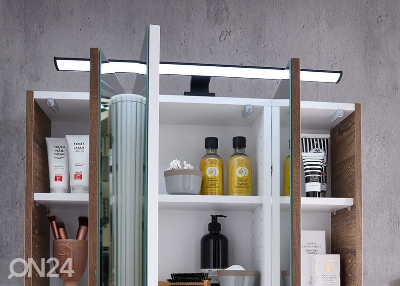 Зеркальный шкаф с LED-светильником увеличить