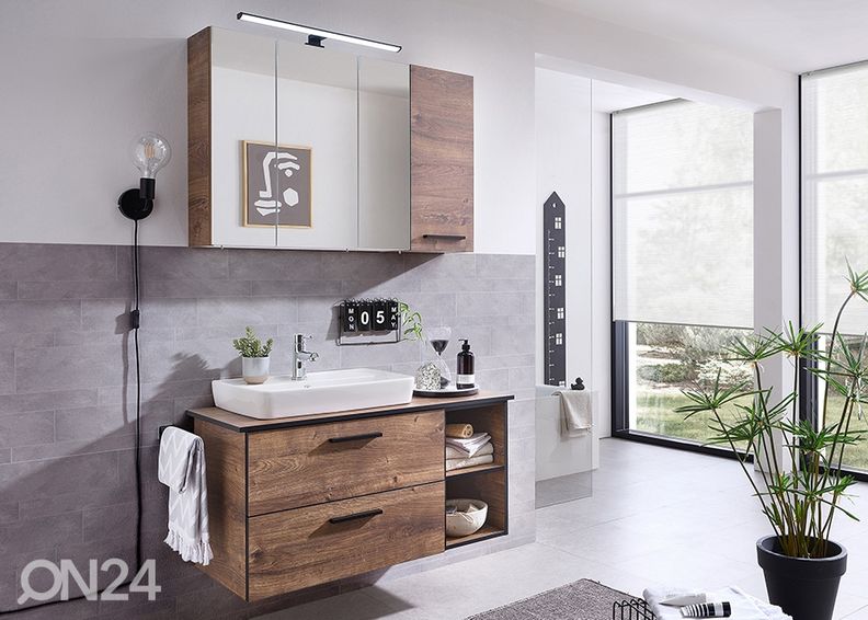 Зеркальный шкаф с LED-светильником увеличить