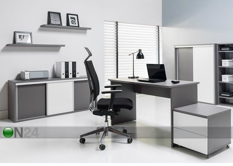 Комод с дверьми-купе увеличить