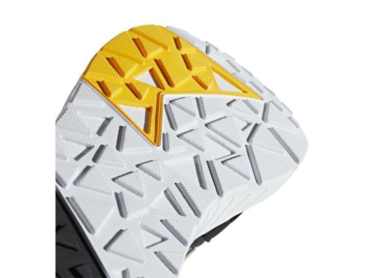 Мужские кроссовки adidas Questarstrike MID M G25773 увеличить