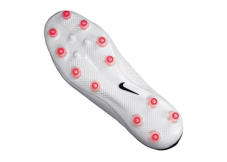 Мужские футбольные бутсы Nike Phantom Vsn 2 Elite Df Ag-Pro M CD4160-106 увеличить