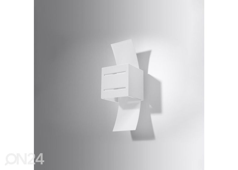 Настенный светильник Loreto, белый увеличить